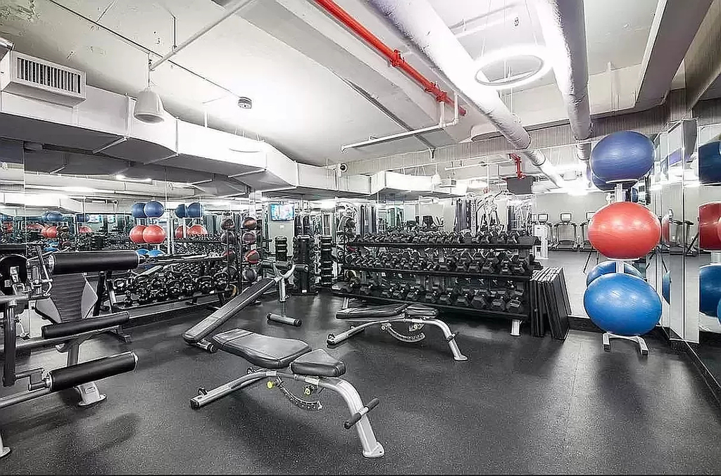 222 East 39th Street - Photo 8