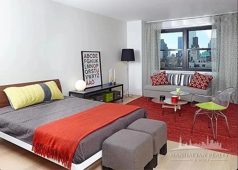 222 East 39th Street - Photo 1