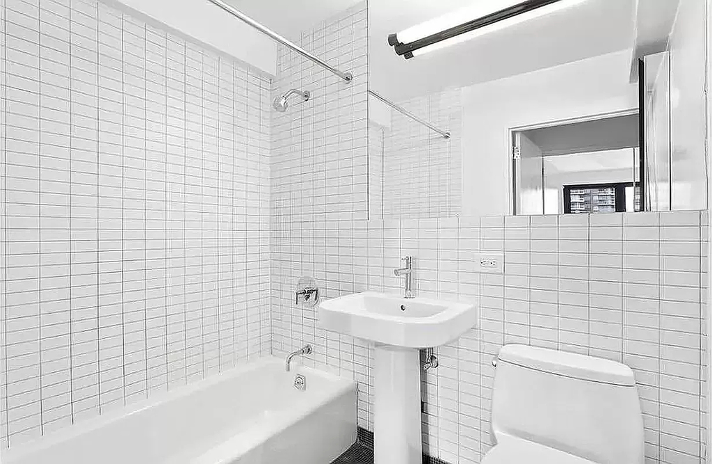 222 East 39th Street - Photo 5