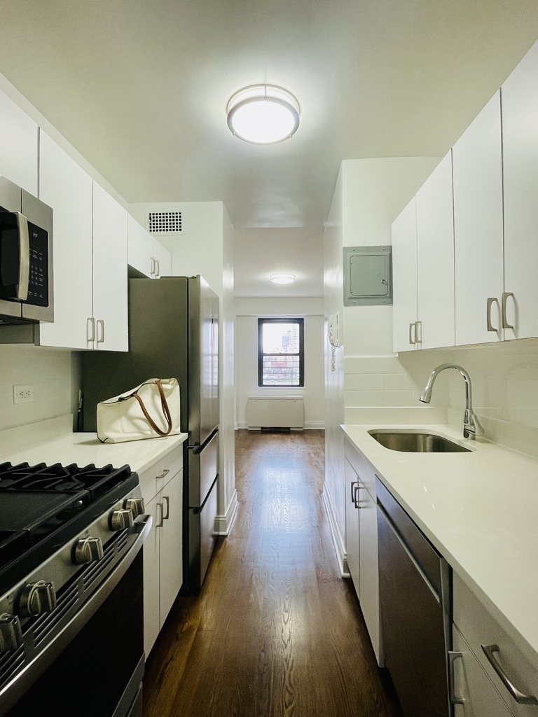 401 East 88th Street, 15D - Photo 8
