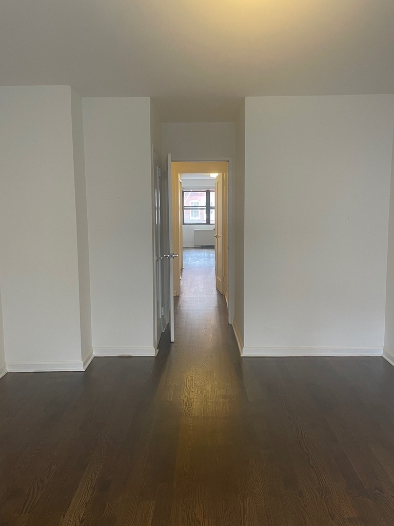 East 89th Street - Photo 5