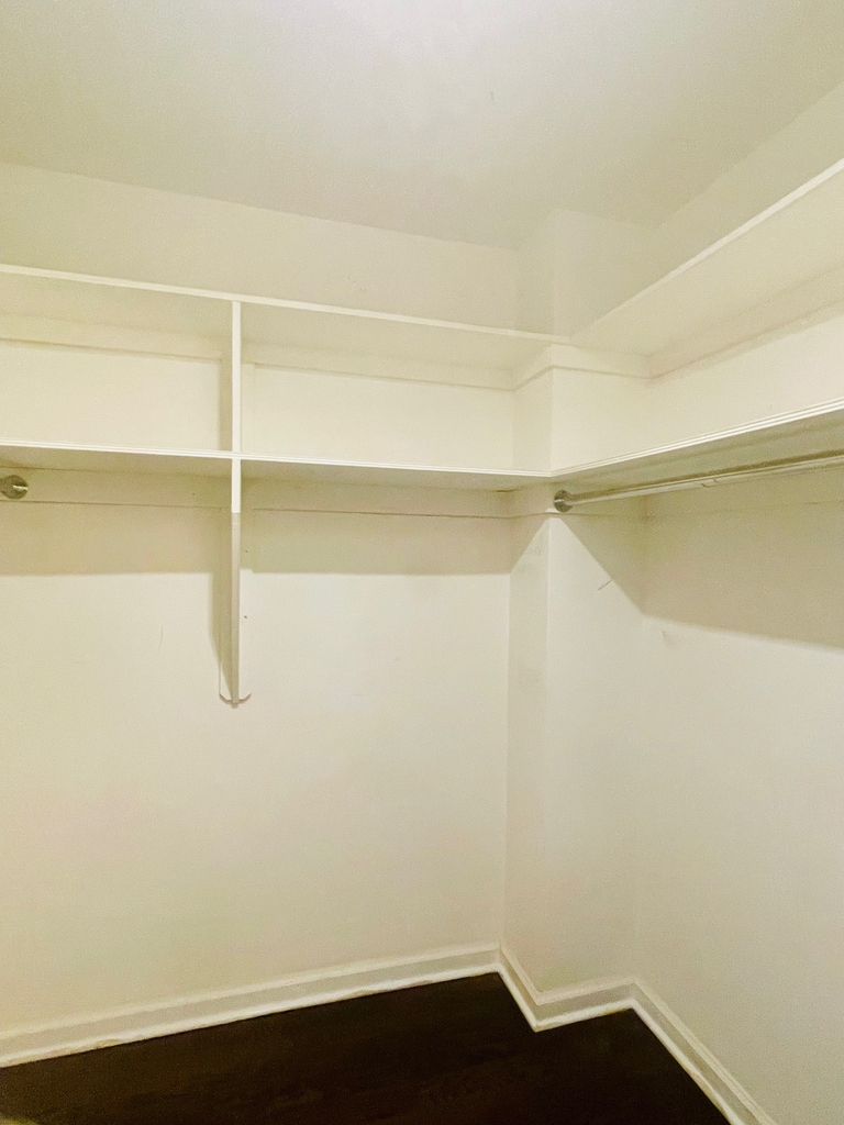 East 89th Street - Photo 8