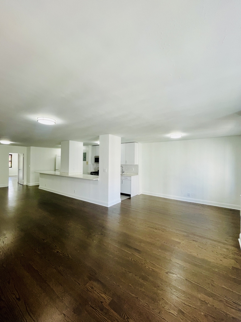 400 East 89th Street, 7J - Photo 3