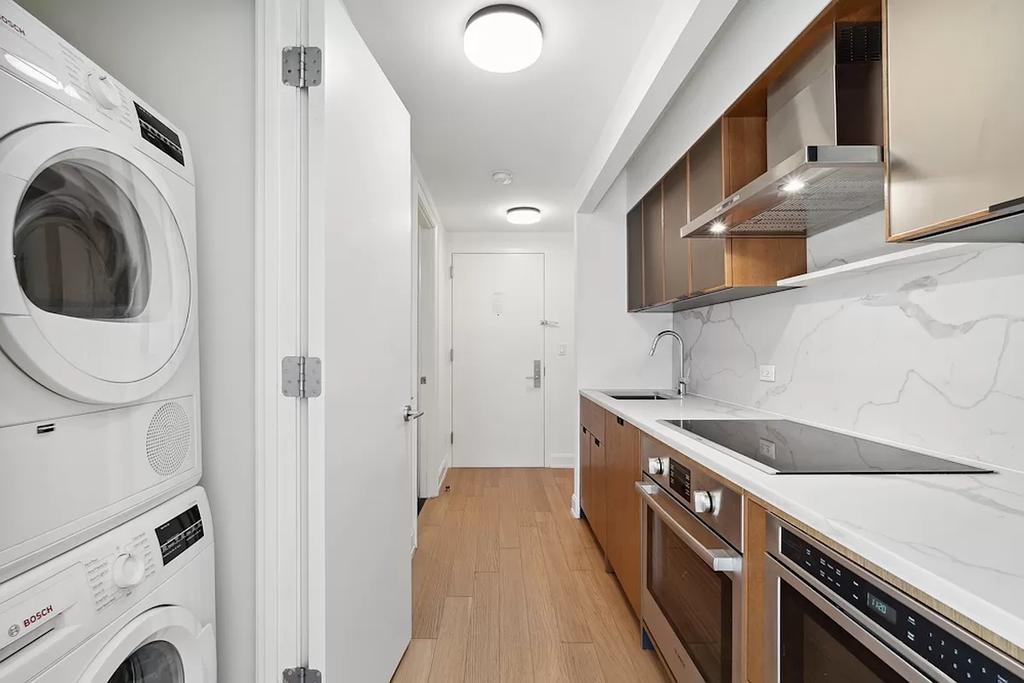 East 54th Street - Photo 3