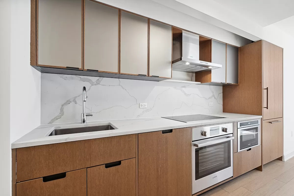 East 54th Street - Photo 1