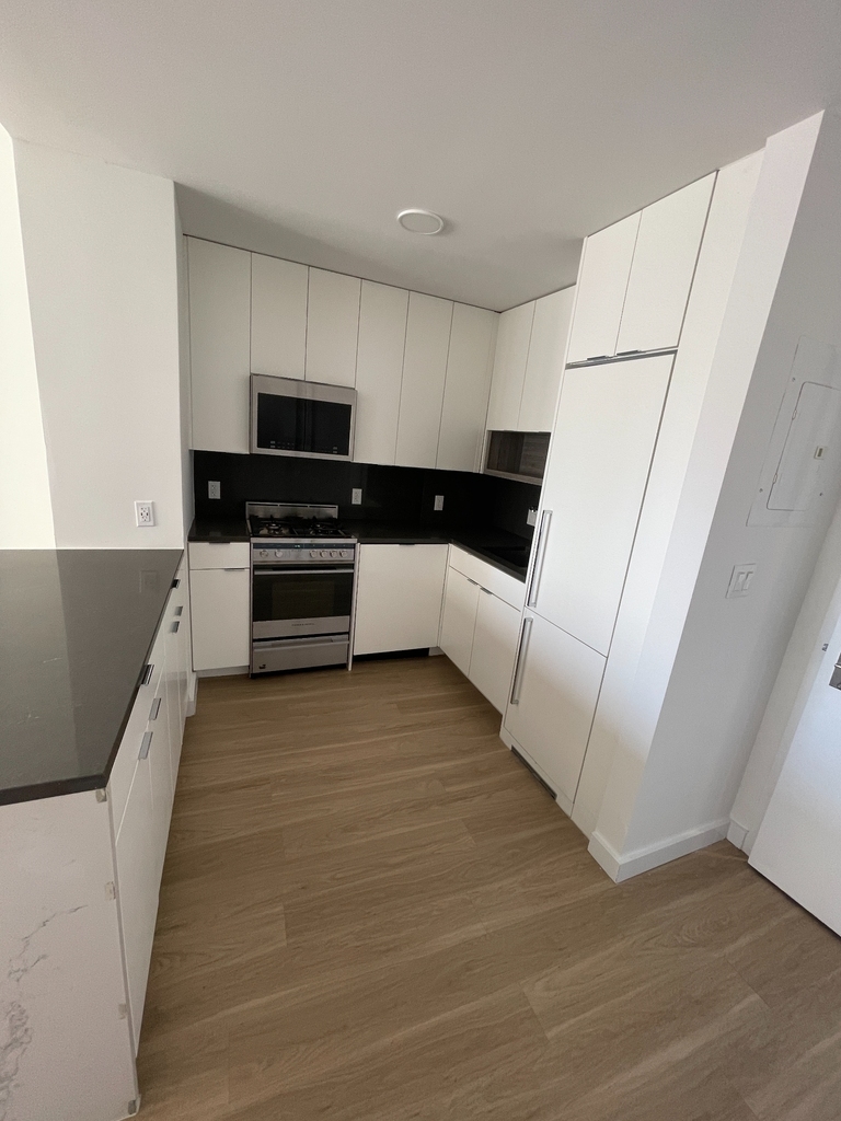 Copy of Copy of West 36th Street - Photo 3