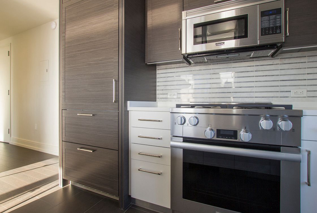 555 10th Avenue - Photo 3