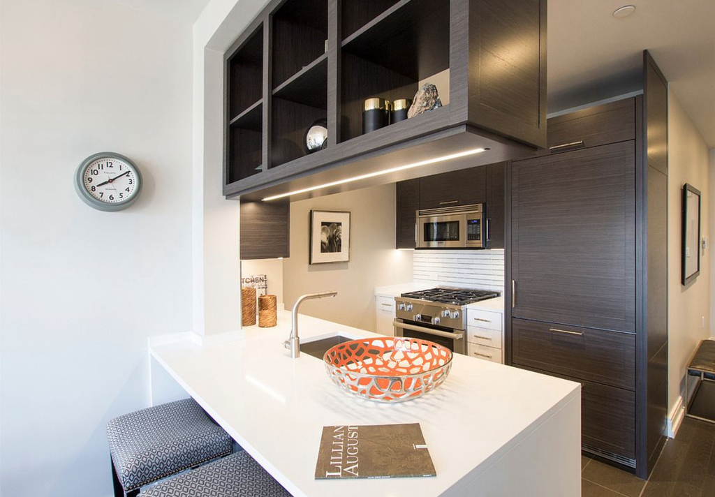 555 10th Avenue - Photo 1