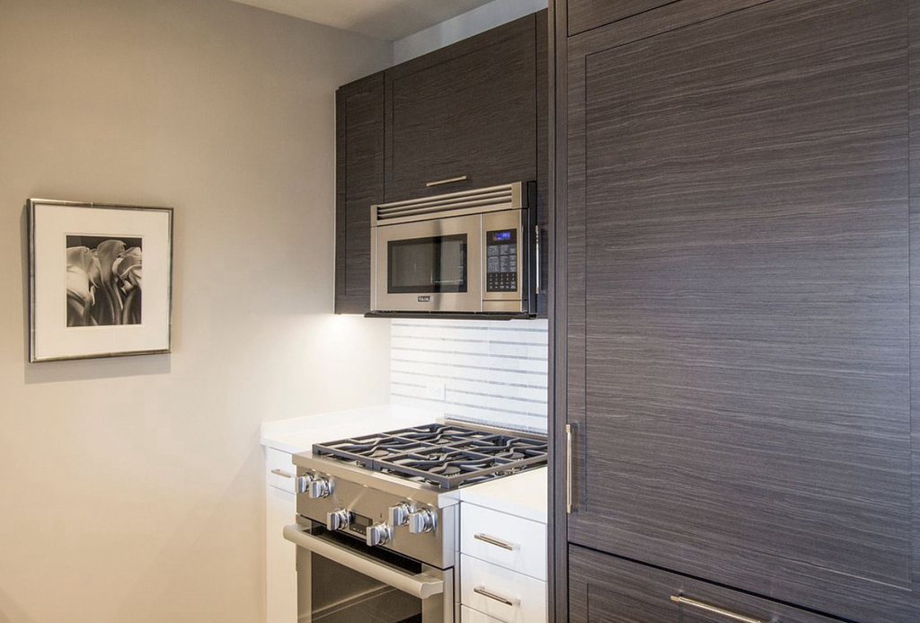 555 10th Avenue - Photo 4