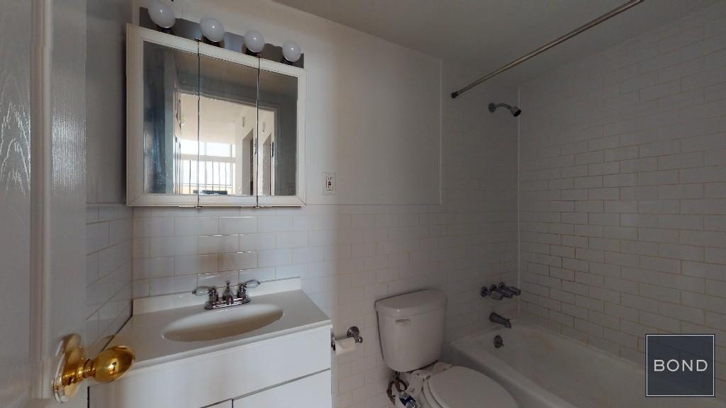 403 East 87 Street - Photo 3