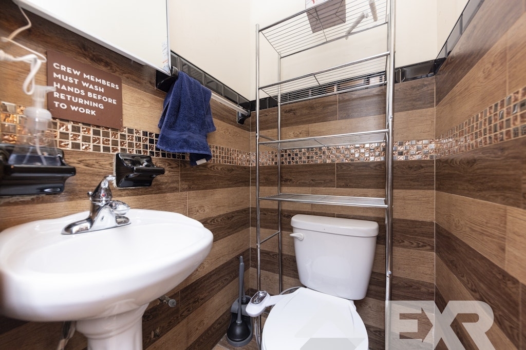 930 Hart Street - Photo 10