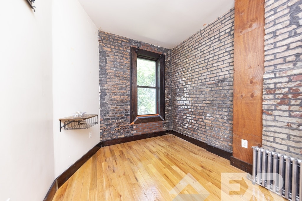 930 Hart Street - Photo 8