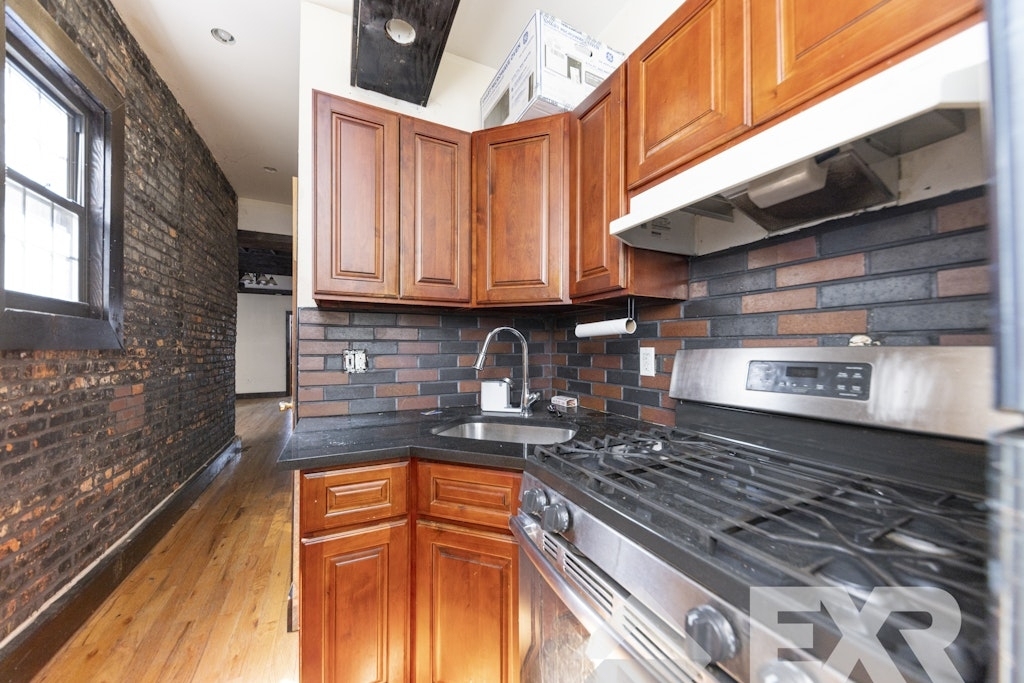 930 Hart Street - Photo 4