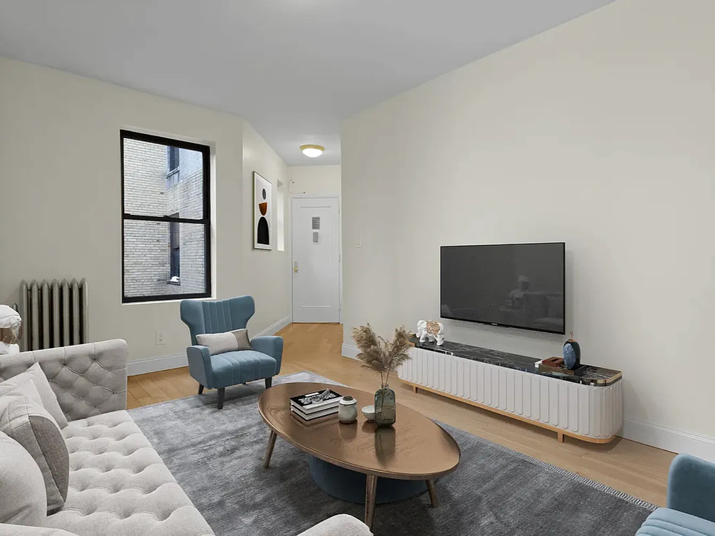 West 11th Street/7 th ave - Photo 0