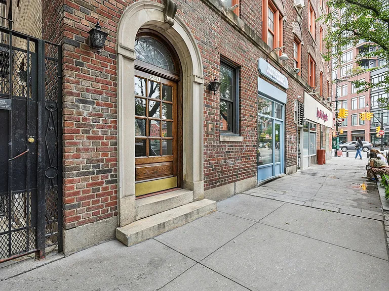 West 11th Street/7 th ave - Photo 9