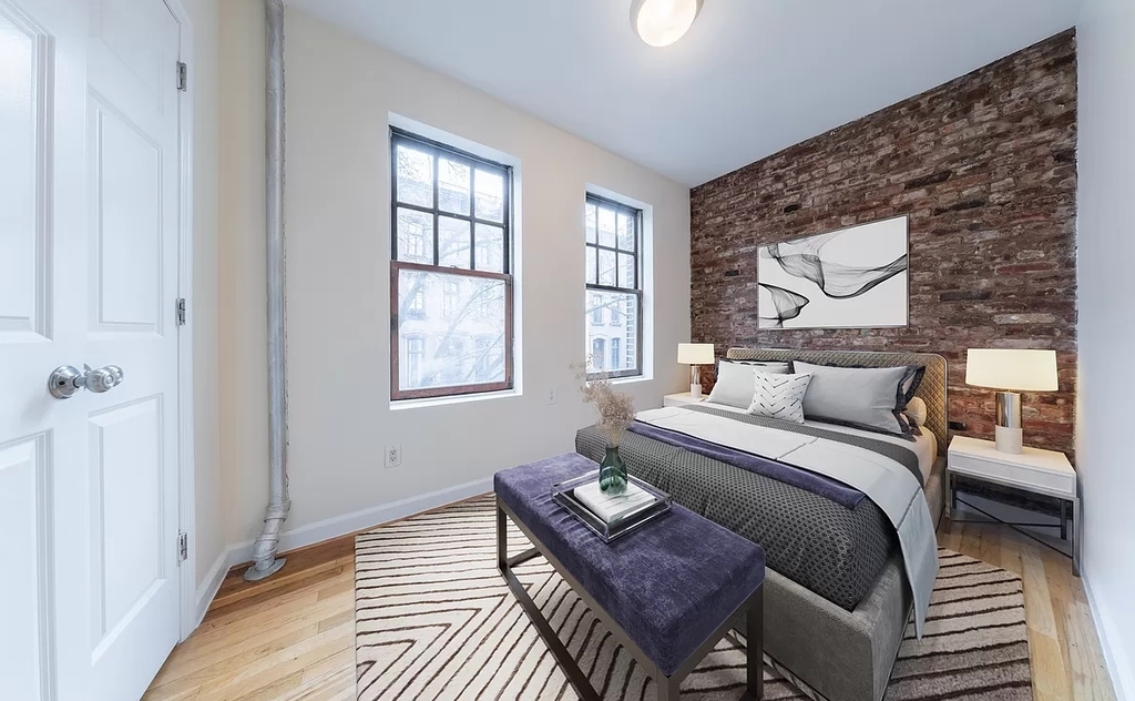 West 11th Street - Photo 4