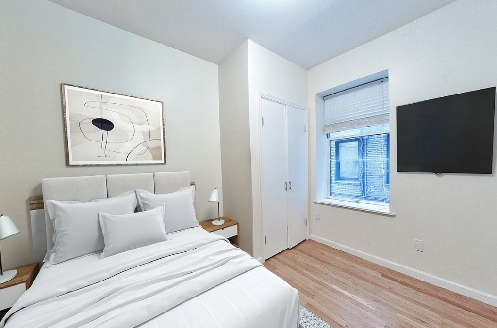 West 11th Street - Photo 2