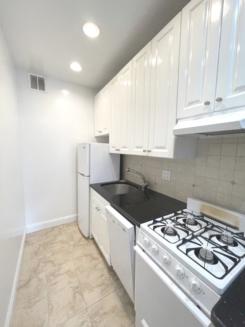 West 76th Street between Columbus and Amsterdam - Photo 2
