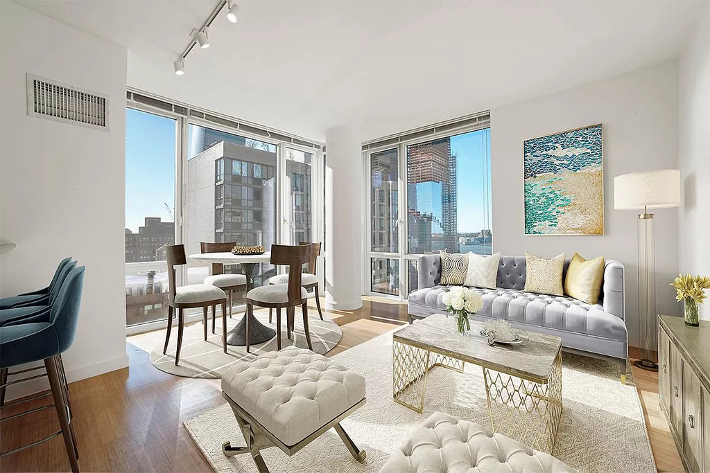 West 38th Street - Photo 1