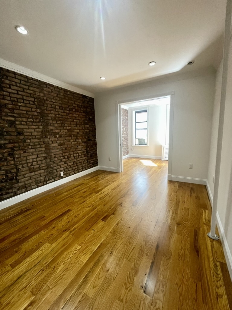 307 Mott Street - Photo 1