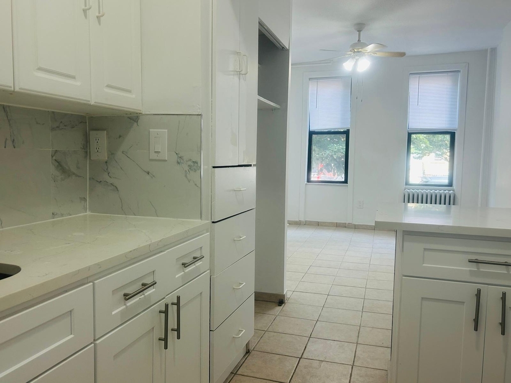 43rd Street between 30th and 31st Avenue - Photo 5