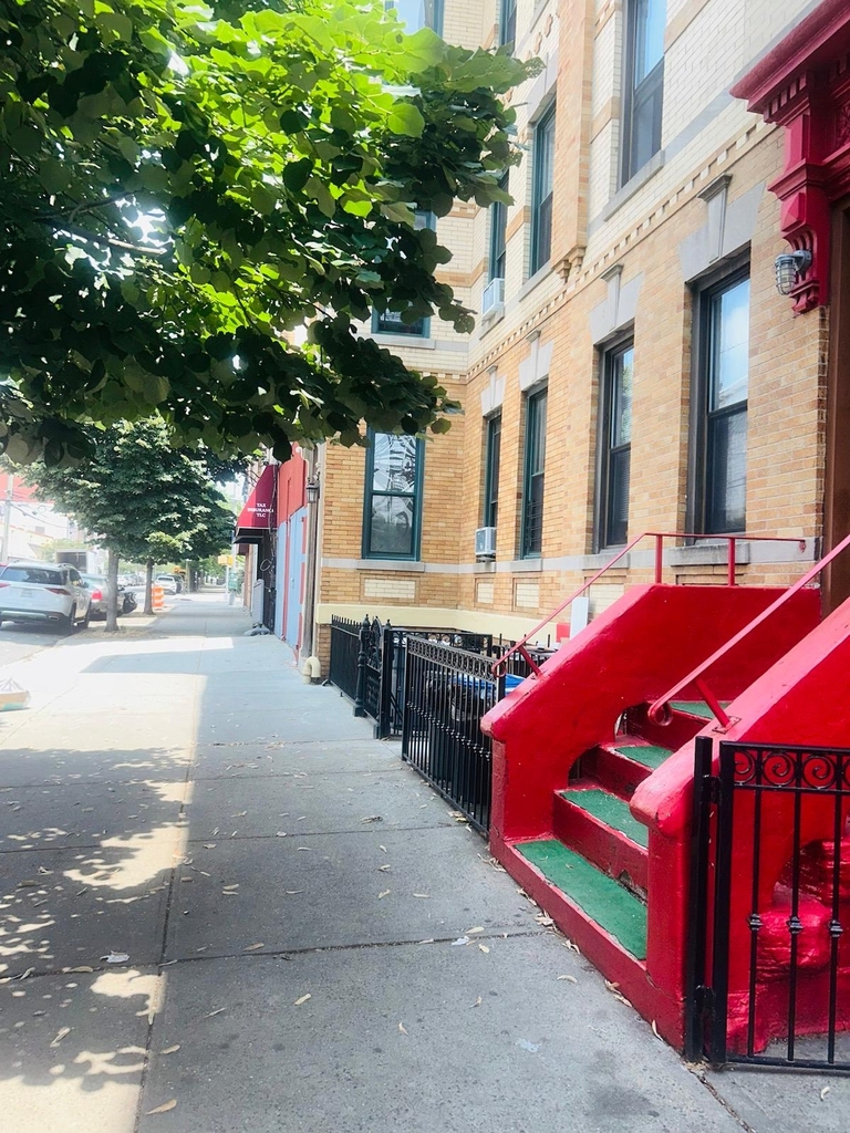 43rd Street between 30th and 31st Avenue - Photo 11