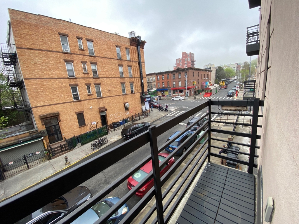 724 5th Avenue - Photo 3
