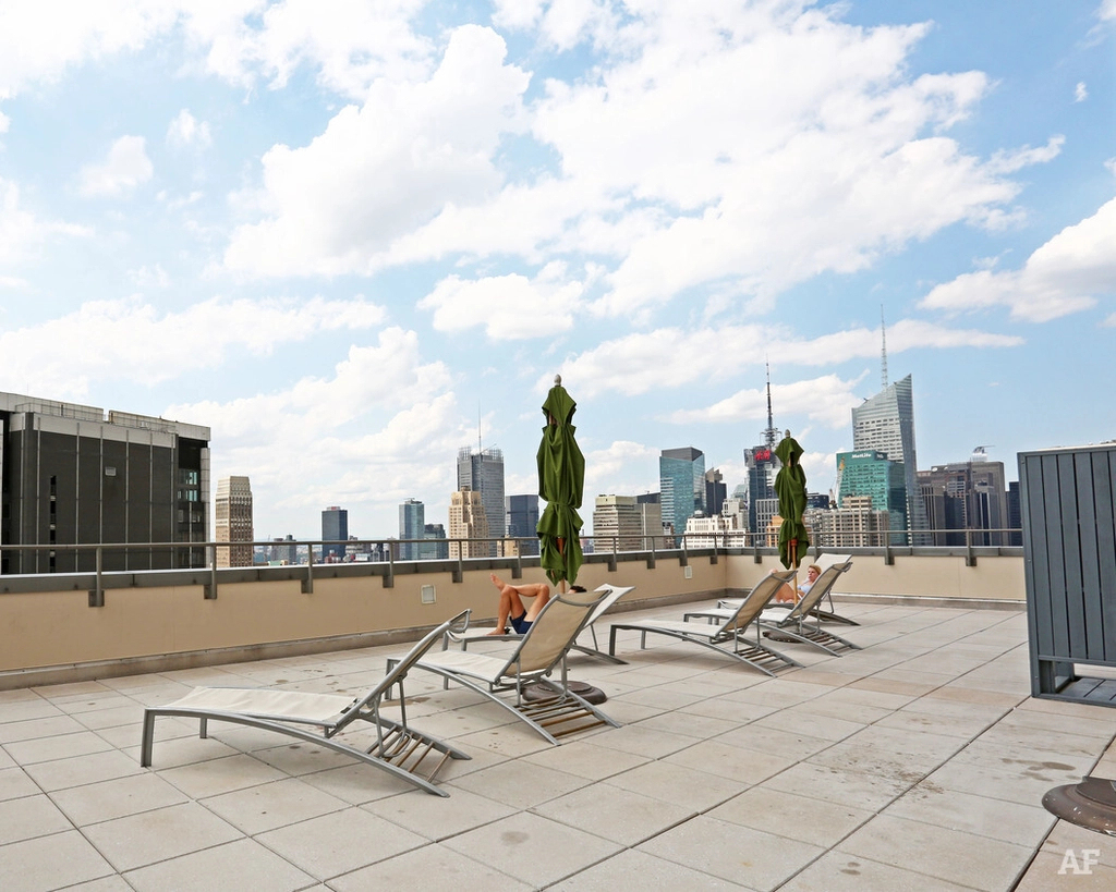 Midtown South - Photo 5