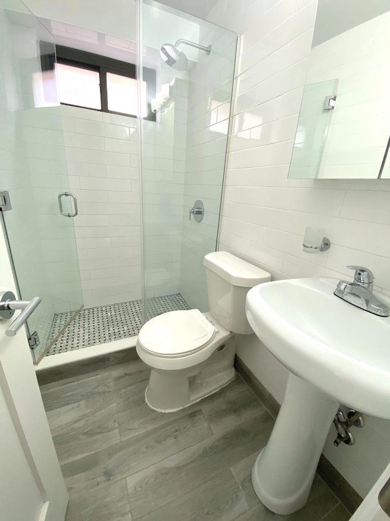 East 87 Street - Photo 8