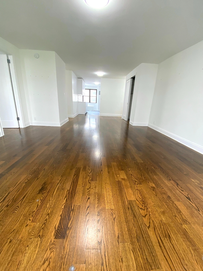 East 87 Street - Photo 2