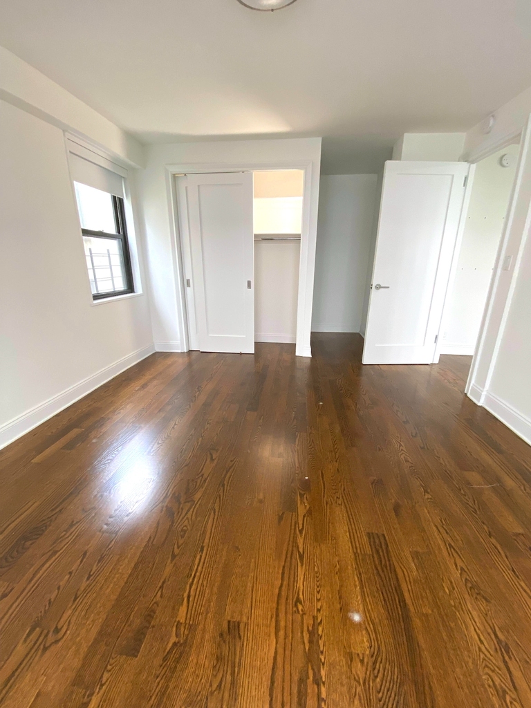 East 87 Street - Photo 5
