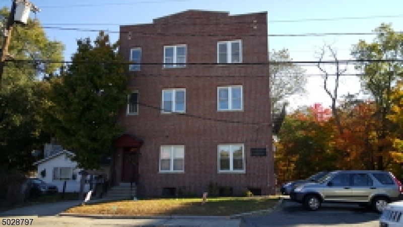 817 Ringwood Ave - Photo 0
