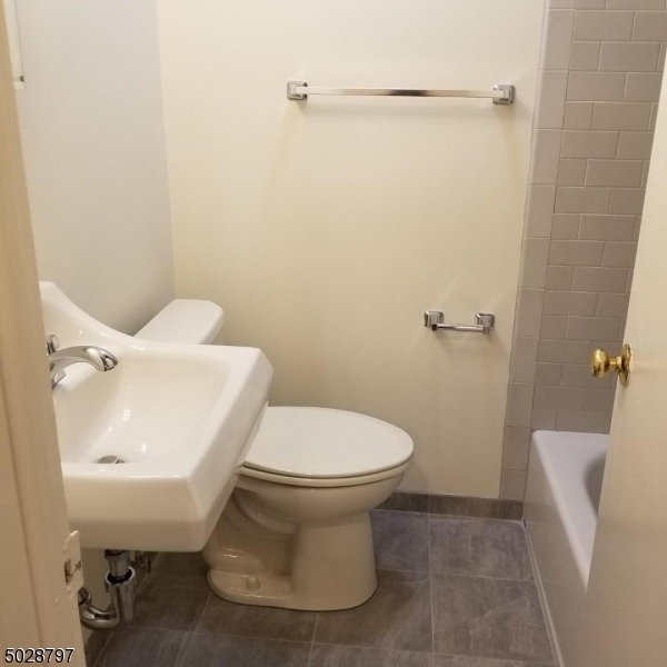 817 Ringwood Ave - Photo 3