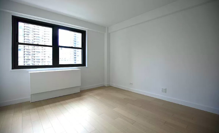 East 39th Street - Photo 3