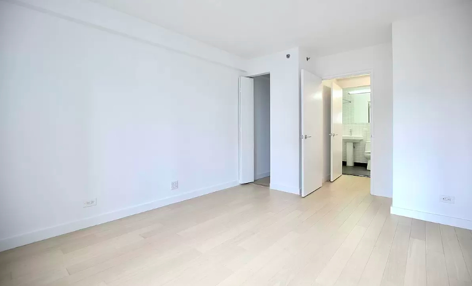 East 39th Street - Photo 4