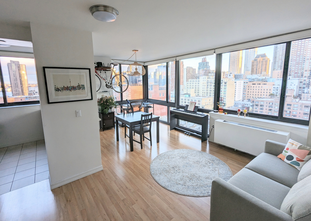 W 55th St - Photo 1