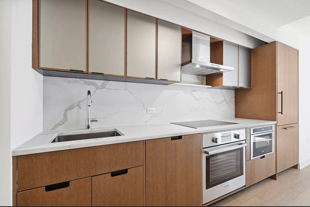 East 54th Street - Photo 0