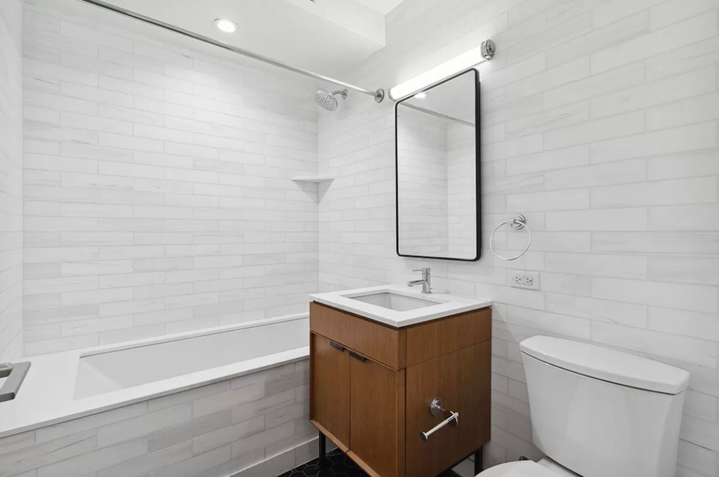 East 54th Street - Photo 6