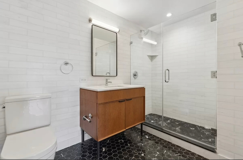 East 54th Street - Photo 4
