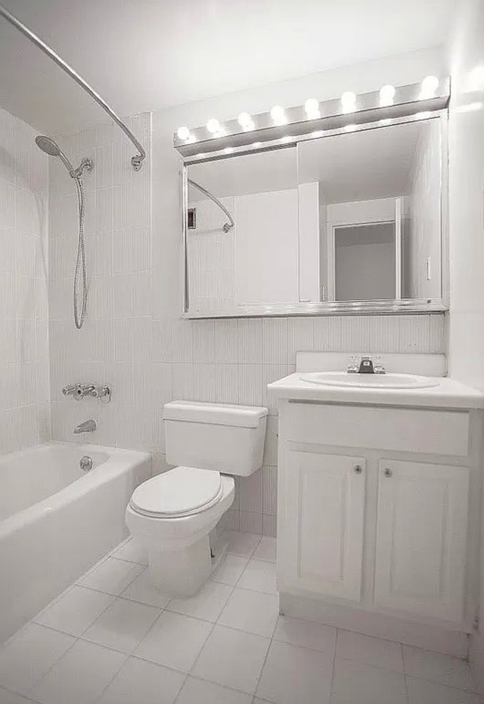 220 East 24th Street - Photo 2