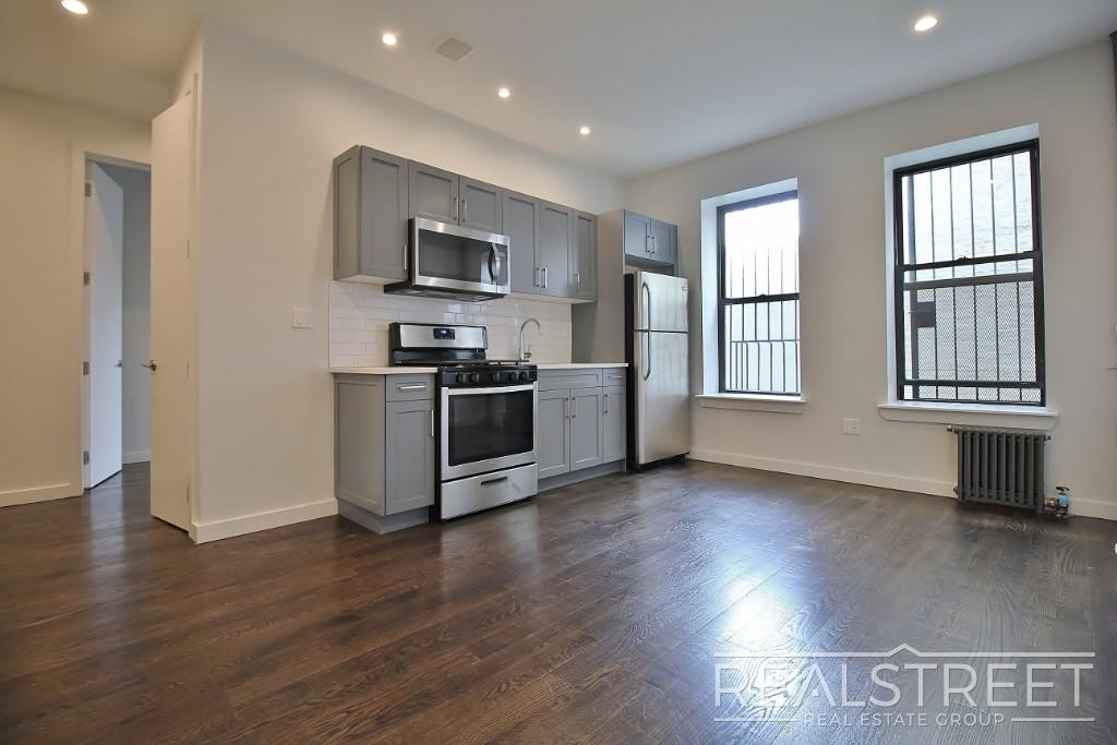 592 Albany Avenue - Photo 0