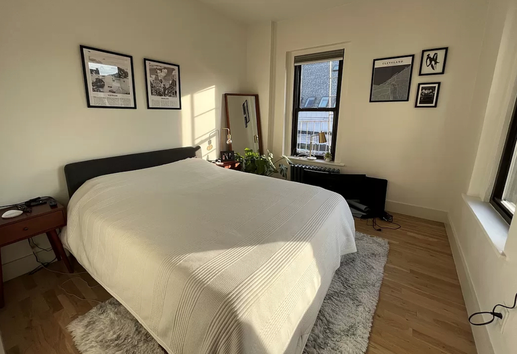 35 Bedford Street - Photo 2