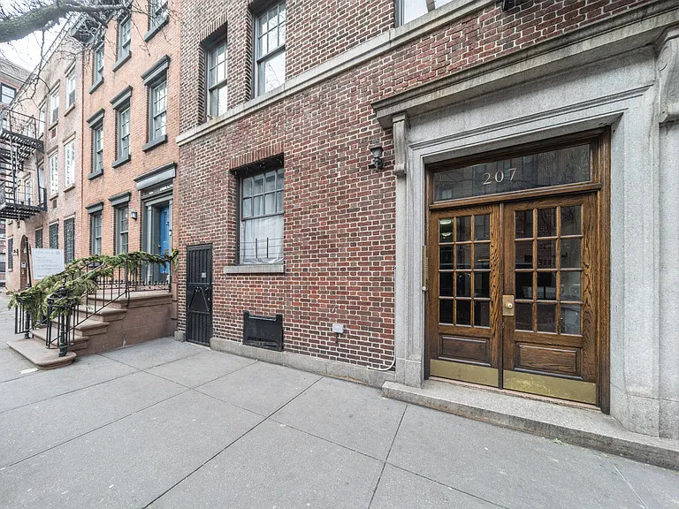 West 11th Street and 7th Av(west village) - Photo 7