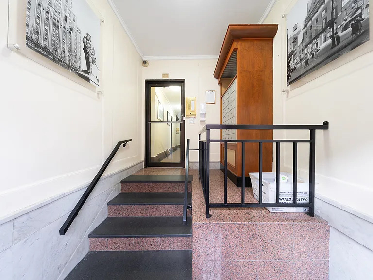 West 11th Street and 7th Av(west village) - Photo 6