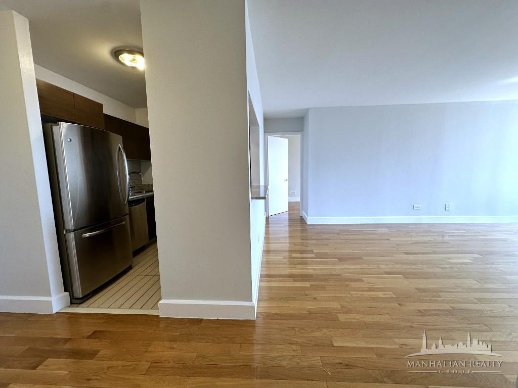 W 48th St - Photo 7