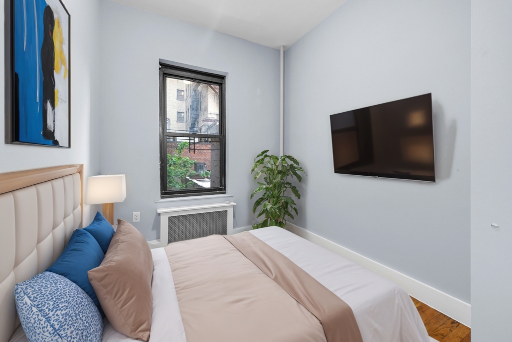 326 West 45th Street - Photo 0