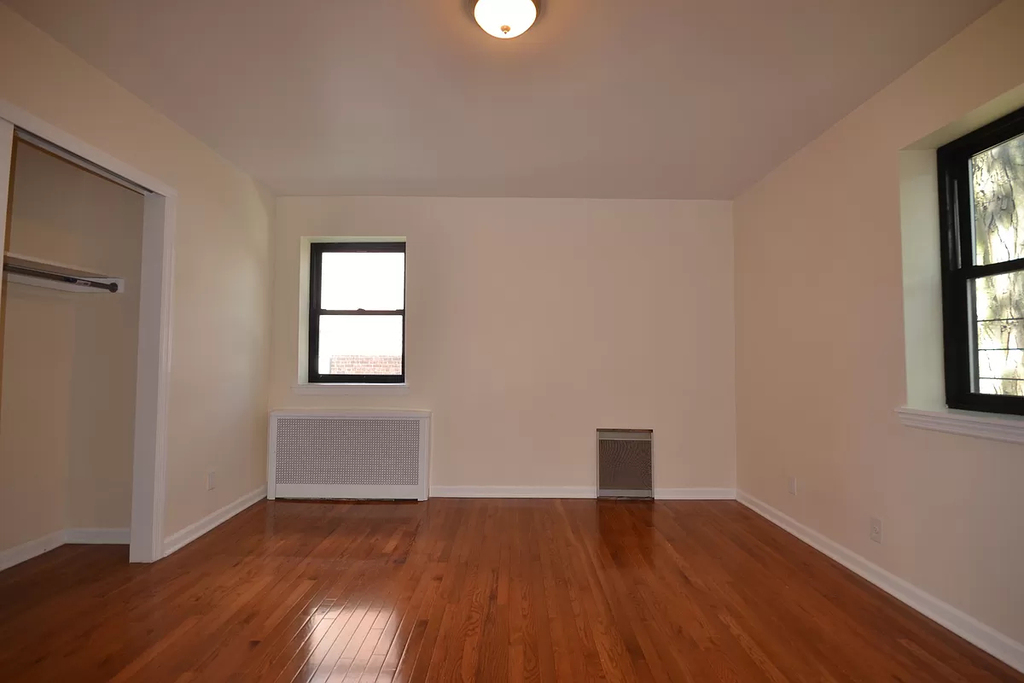75-10 150th Street - Photo 2