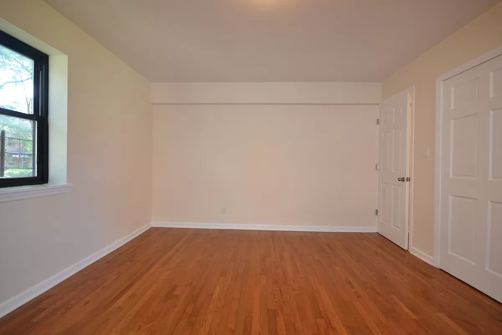 75-10 150th Street - Photo 12