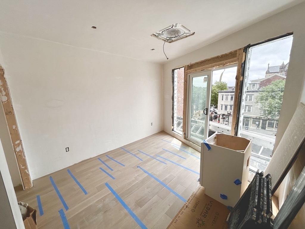 120 Emerson St - Photo 3