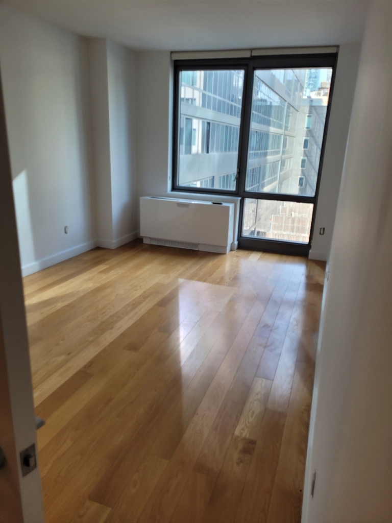 West 57th Street 11th Avenue - Photo 6